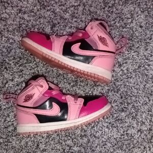 Size 7c Kids Jordan 1 in Pink and Black